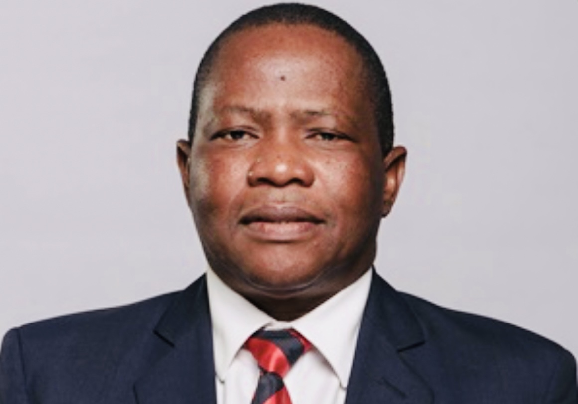 EXPOSED:Tibiyo TakaNgwane Manager in the MD’s Office John Mngomezulu allegedly conned royal family members over R10million in a ‘non-existing’ investment scheme.